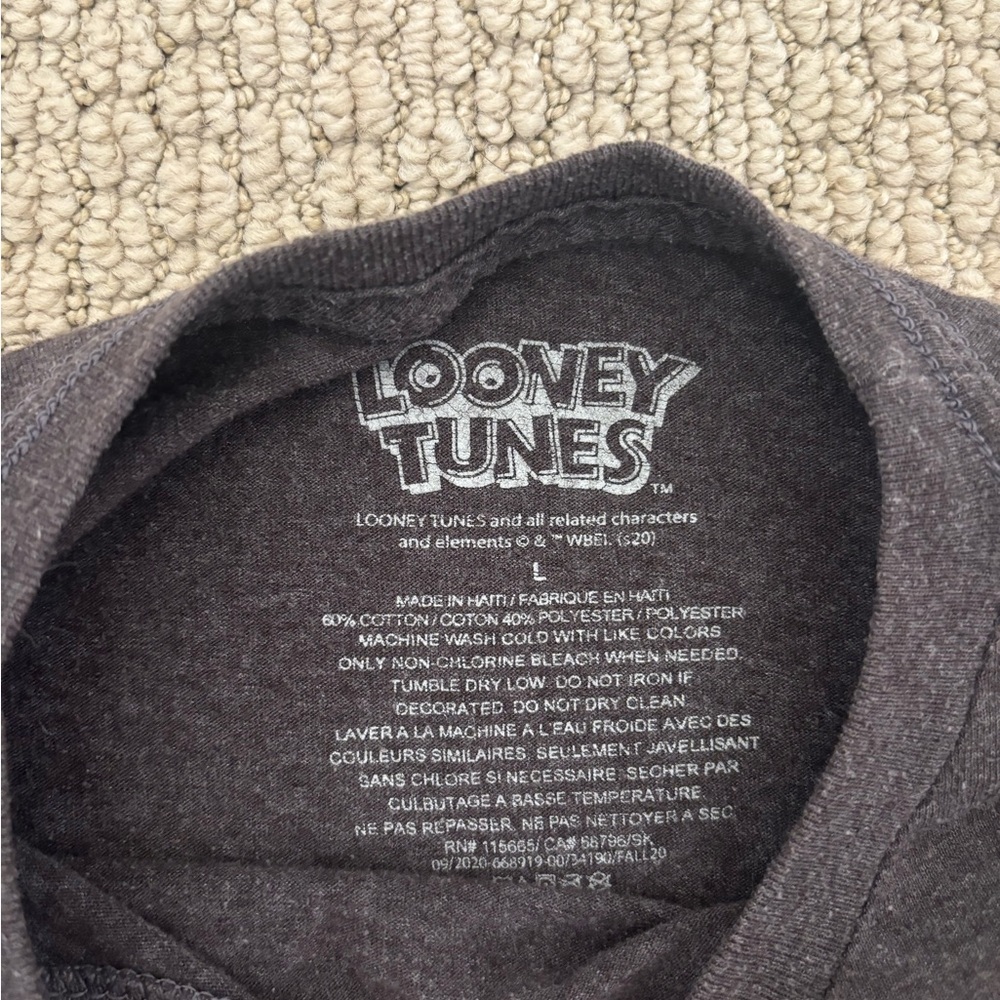 Warner Bros. Looney Tunes Gray Tee with Green and Yellow Accents - Picture 2 of 2